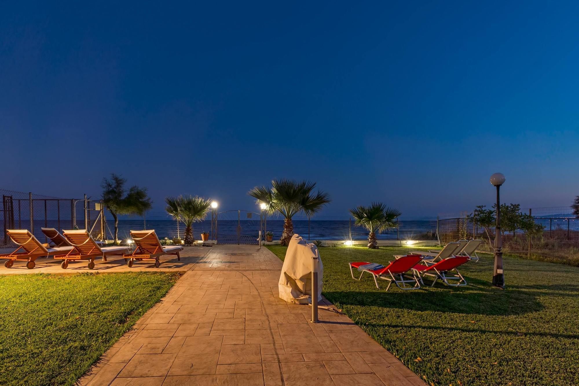 Maria'S Seaside Villa - House With 3 Rooms In Marathon, With Wonderful Kültér fotó